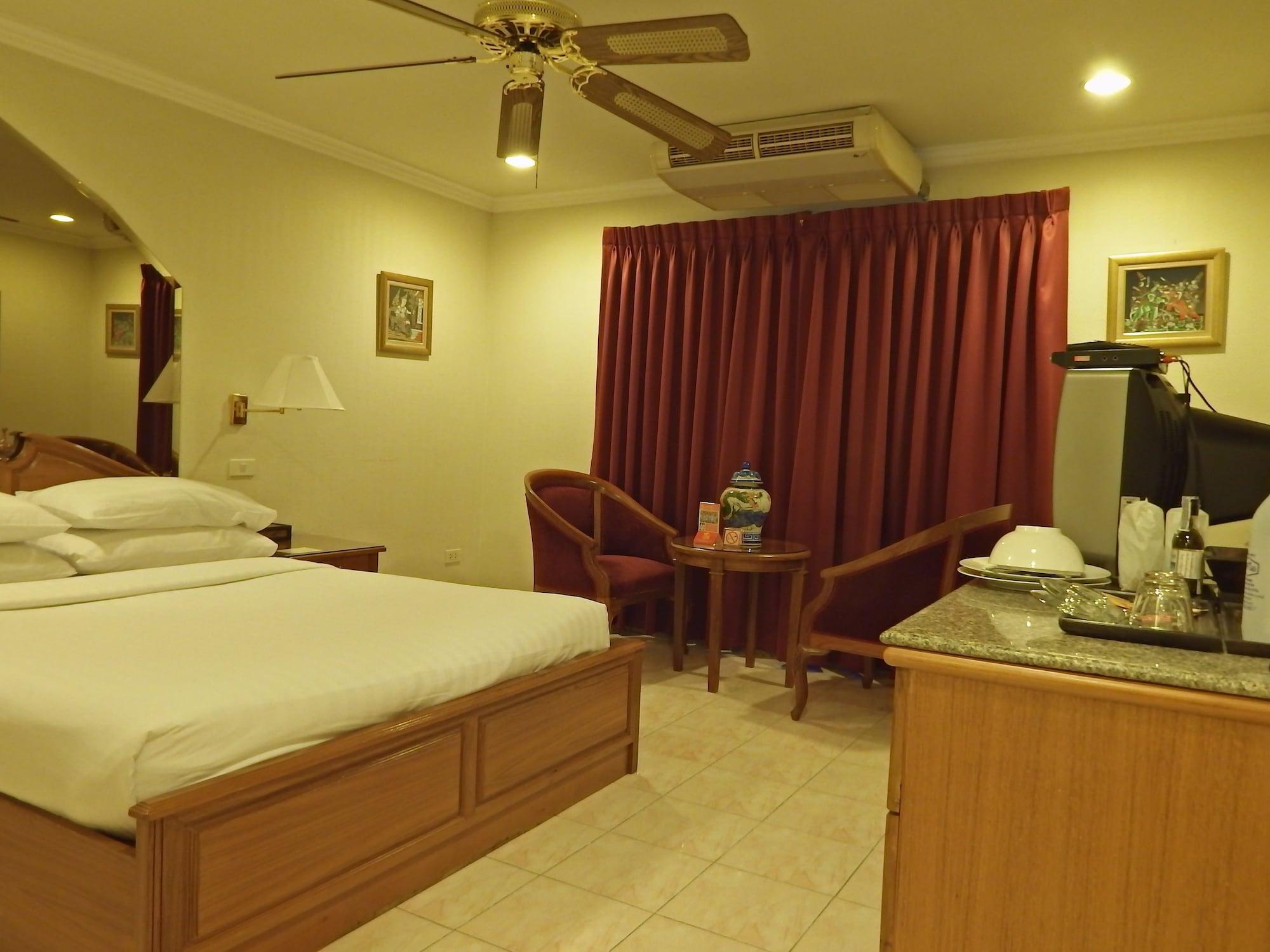Copa Hotel Pattaya Exterior photo