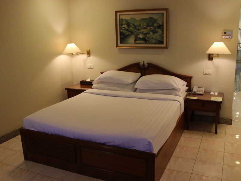 Copa Hotel Pattaya Exterior photo